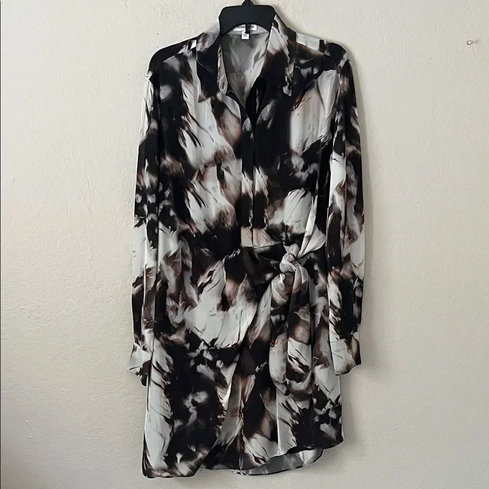 NWT Nordstrom Black and Ivory Celeste Abstract Tie Waist Shirtdress in M